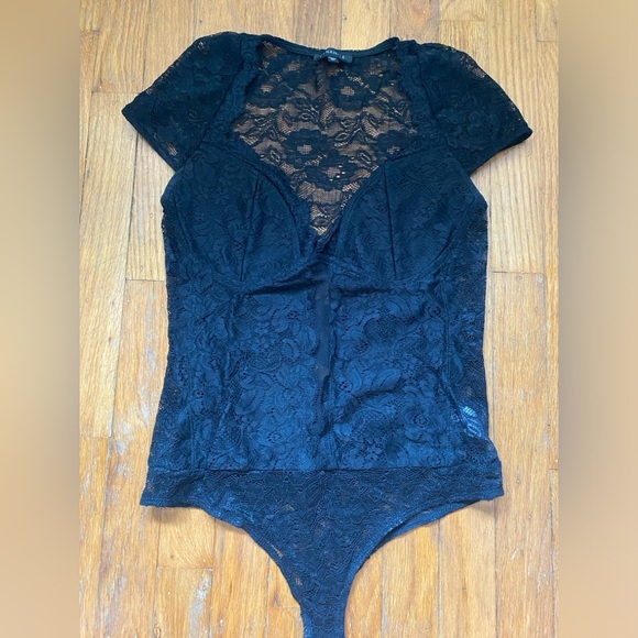 2 for $20 🌸 Dynamite Lace Bodysuit - Picture 1 of 4